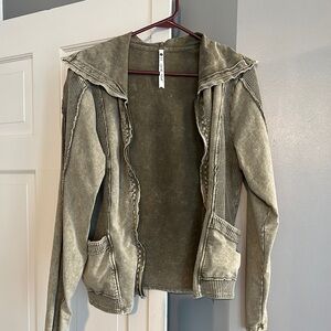 Leo & Nicole Green Utility Jacket with Hood and Zipper